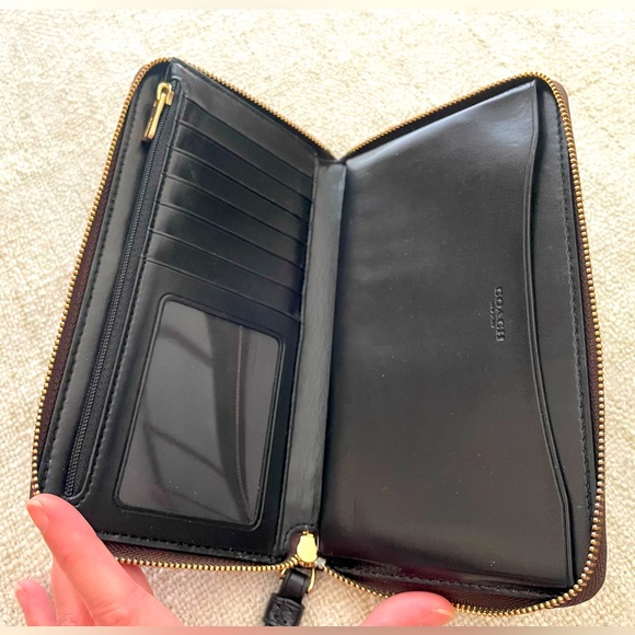 Coach Leather Monogram Signature Crossbody Bag & Wristlet - Picture 11 of 14